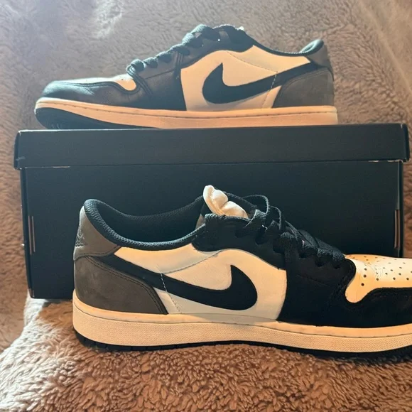 Nike Air Jordan 1 Retro Low OG - Dark Mocha - Picture 3 of 6